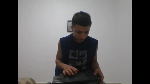 Snapshot of yissus_20 chatting on 11-06-25, 02:07 yissus_20 online show from 11-06-25, 02:07