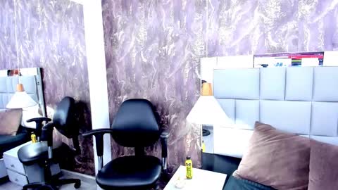 yiyisandoval online show from 09-10-25, 01:55