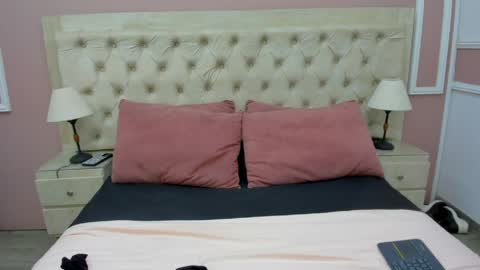 yiyisandoval online show from 04-06-26, 10:44