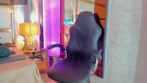 Yiyo online show from 05-03-26, 04:29