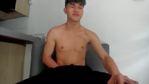 Snapshot of yizus_bonz chatting on 06-25-26, 04:22 yizus_bonz online show from 06-25-26, 04:22