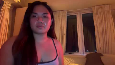 Snapshot of yllanahard chatting on 03-16-26, 12:20 yllana love online show from 03-16-26, 12:20