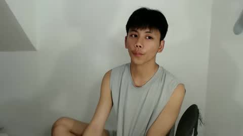 Snapshot of ynotyu chatting on 01-12-26, 02:33 ynotyu online show from 01-12-26, 02:33