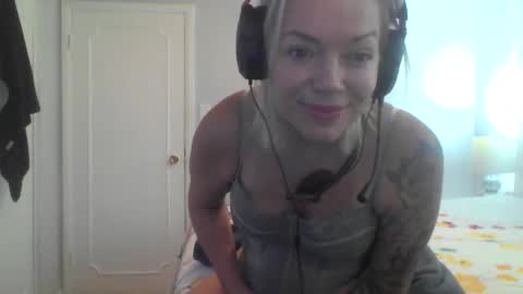 Yogiblondebangme online show from 09-28-25, 02:22