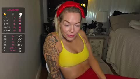 Yogiblondebangme online show from 10-30-25, 05:13