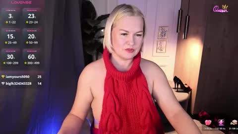 Snapshot of yolanda_kiss chatting on 03-09-26, 08:35 Yolanda online show from 03-09-26, 08:35