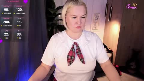 Snapshot of yolanda_kiss chatting on 03-27-26, 08:52 Yolanda online show from 03-27-26, 08:52