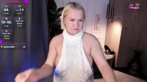 Snapshot of yolanda_kiss chatting on 04-06-26, 08:43 Yolanda online show from 04-06-26, 08:43