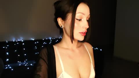 Sophie online show from 04-14-26, 09:43