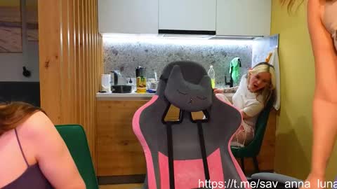 Anna and Luna online show from 02-19-26, 04:14