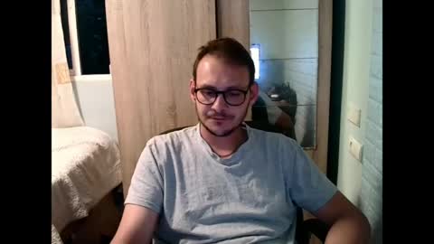 A... online show from 05-12-26, 07:00