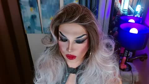 QUEEN MADISON  online show from 04-02-26, 06:22