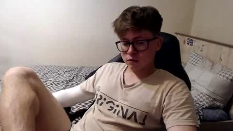 Max online show from 07-08-26, 04:00