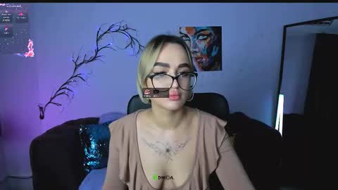 your bunny12 online show from 11-11-25, 09:42