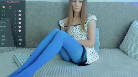 Snapshot of your_caramelka chatting on 04-26-26, 04:54 Lily online show from 04-26-26, 04:54