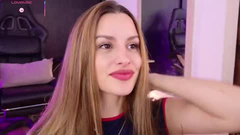 Snapshot of your_dream1217 chatting on 02-19-26, 02:13 Valery online show from 02-19-26, 02:13