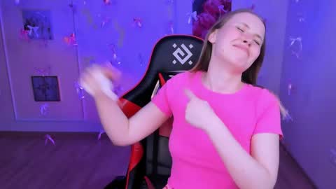 Ella online show from 04-07-26, 11:15