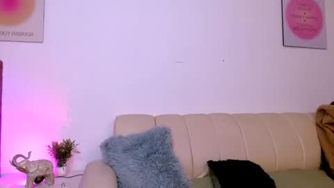 Snapshot of your_girl_of_dream chatting on 05-12-26, 02:08 your_girl_of_dream online show from 05-12-26, 02:08