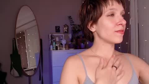 Alex and Kris long hair online show from 10-20-25, 08:09