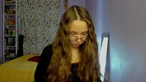 Snapshot of your_leslie chatting on 11-09-25, 09:57 Leslie online show from 11-09-25, 09:57