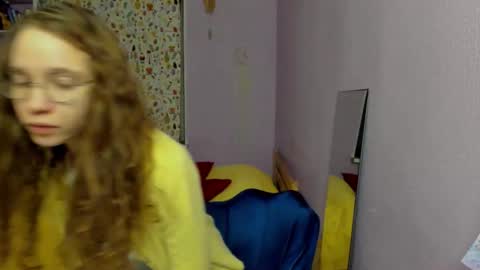 Snapshot of your_leslie chatting on 02-08-26, 04:10 Leslie online show from 02-08-26, 04:10