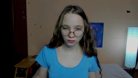 Snapshot of your_leslie chatting on 03-24-26, 09:09 Leslie online show from 03-24-26, 09:09