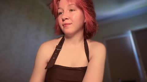Snapshot of your_moonlight_ chatting on 06-19-26, 07:01 Mia online show from 06-19-26, 07:01