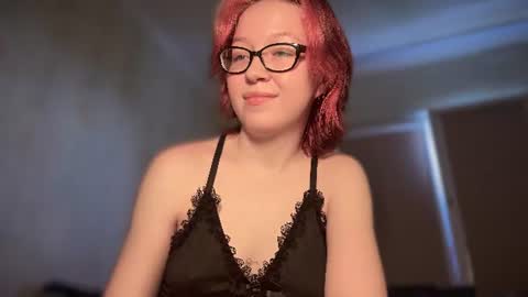 Snapshot of your_moonlight_ chatting on 07-01-26, 06:48 Mia online show from 07-01-26, 06:48