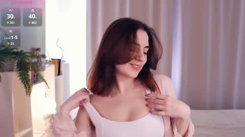 Luna online show from 02-27-25, 07:34