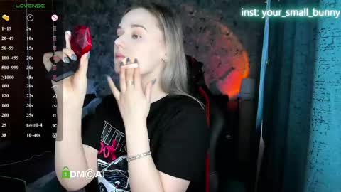 Snapshot of your_small_bunny chatting on 04-28-26, 02:10 Molly online show from 04-28-26, 02:10