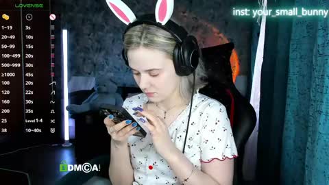Snapshot of your_small_bunny chatting on 05-08-26, 02:17 Molly online show from 05-08-26, 02:17