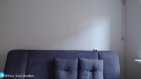 Snapshot of your_soul_garden chatting on 06-25-26, 12:21 Zoe online show from 06-25-26, 12:21