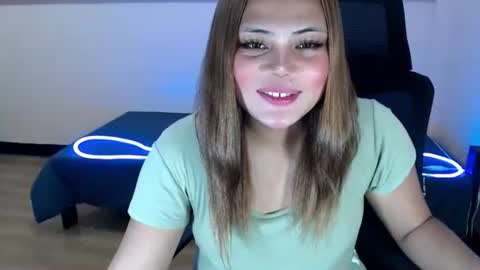 Snapshot of your_sweet_beautiful chatting on 05-15-26, 11:23 your_sweet_beautiful online show from 05-15-26, 11:23