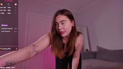 Snapshot of your_tess chatting on 06-14-26, 06:10 Tessa online show from 06-14-26, 06:10