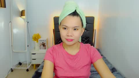 Snapshot of yourcuteprincess_ chatting on 06-26-26, 12:42 yourcuteprincess_ online show from 06-26-26, 12:42