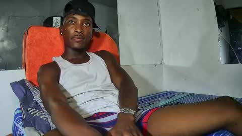 Yourdaddy2005 online show from 04-13-26, 09:37