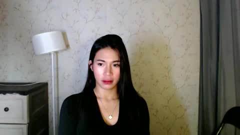 Snapshot of yourdreamgirlgwen chatting on 05-27-26, 01:57 GWENI online show from 05-27-26, 01:57