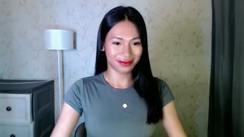 Snapshot of yourdreamgirlgwen chatting on 06-08-26, 01:28 GWENI online show from 06-08-26, 01:28