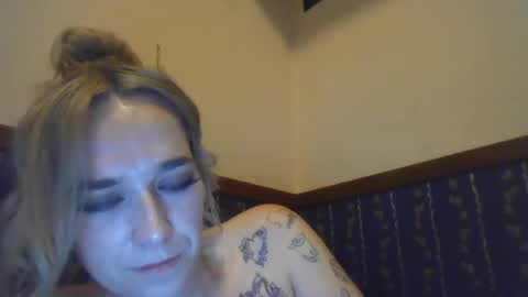 Snapshot of yourfavgirl77 chatting on 07-26-26, 08:54 Her online show from 07-26-26, 08:54
