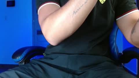 yourfavorite_bigclit online show from 05-10-26, 11:48