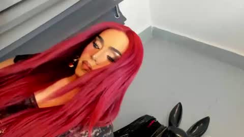 Snapshot of yourfiercemistress chatting on 07-08-26, 01:21 not into STINGY and CHEAP people online show from 07-08-26, 01:21