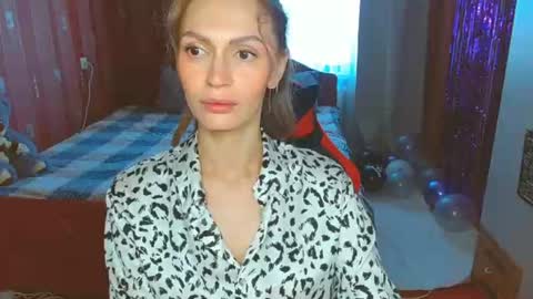 Snapshot of yourladysunshine chatting on 07-12-26, 06:04 Ksyusha online show from 07-12-26, 06:04
