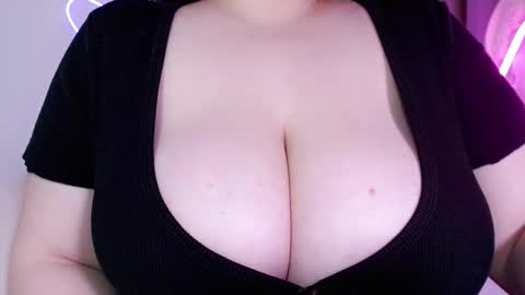 Amina online show from 12-21-25, 10:39