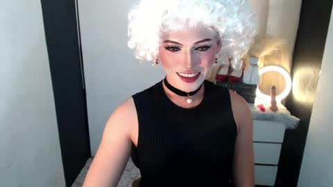TIFFANY SUCKING QUEEN online show from 08-10-26, 03:10