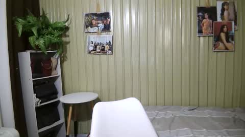 yoursubmissive_larah online show from 03-10-26, 05:01