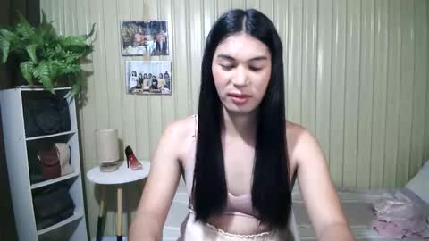 yoursubmissive_larah online show from 04-10-26, 11:48