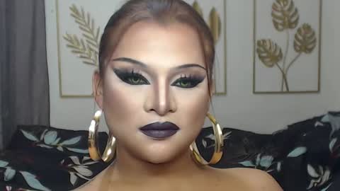 Snapshot of yourtrannyqueenxxx chatting on 03-08-26, 09:29 Anastacia Grey online show from 03-08-26, 09:29