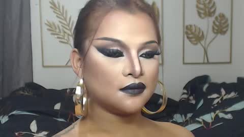 Snapshot of yourtrannyqueenxxx chatting on 03-09-26, 09:41 Anastacia Grey online show from 03-09-26, 09:41