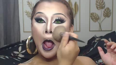 Snapshot of yourtrannyqueenxxx chatting on 03-19-26, 08:51 Anastacia Grey online show from 03-19-26, 08:51