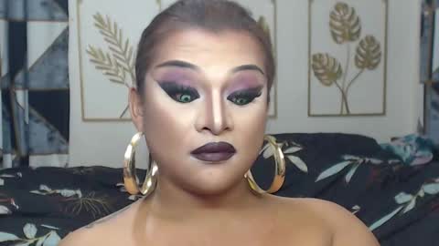 Snapshot of yourtrannyqueenxxx chatting on 03-28-26, 09:53 Anastacia Grey online show from 03-28-26, 09:53